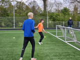 Training S.K.N.W.K. JO19-1 van donderdag 25 april 2024 (15/120)